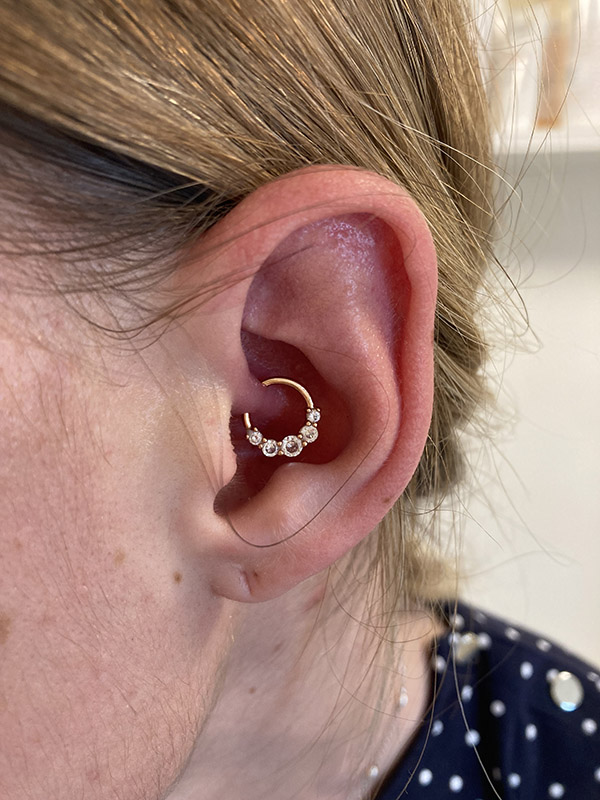 Piercing szúrás - Gönczi- Türk Emese